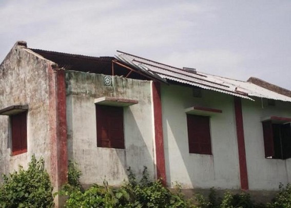Udaipur : Deplorable condition hits Aanganwadi center Udaipur : Deplorable condition hits Aanganwadi center